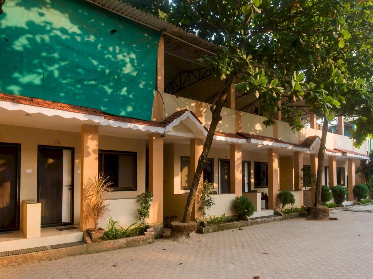 Hotel O Manori Resort Екстериор снимка