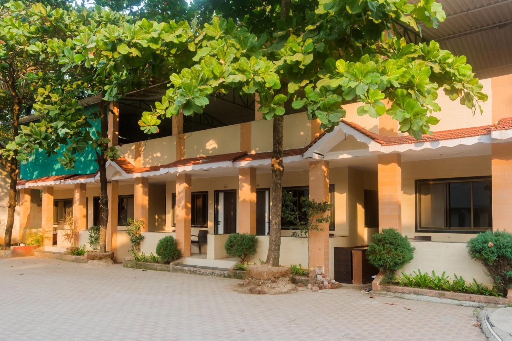 Hotel O Manori Resort Екстериор снимка