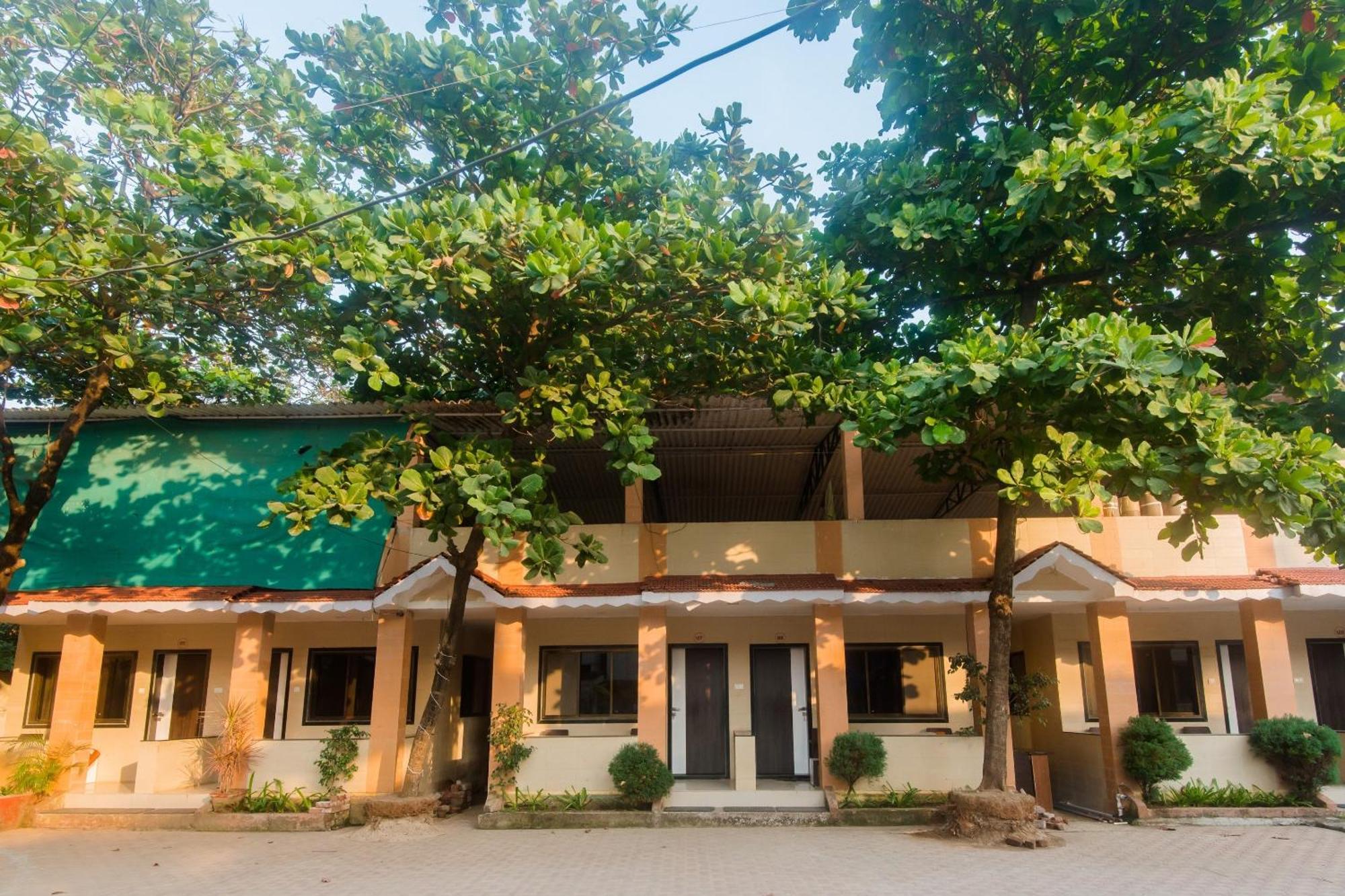 Hotel O Manori Resort Екстериор снимка